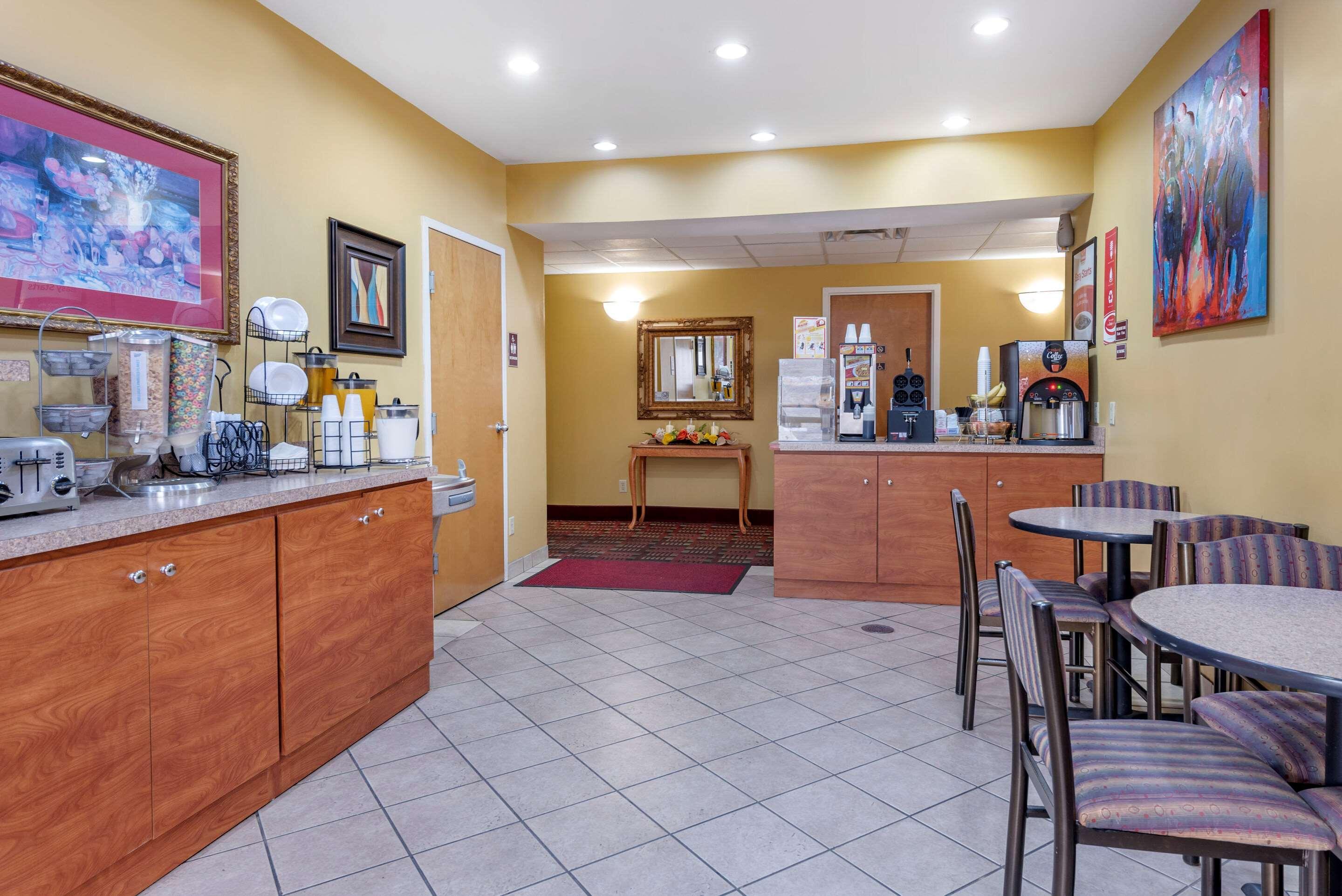 Econo Lodge Louisville Airport Ngoại thất bức ảnh
