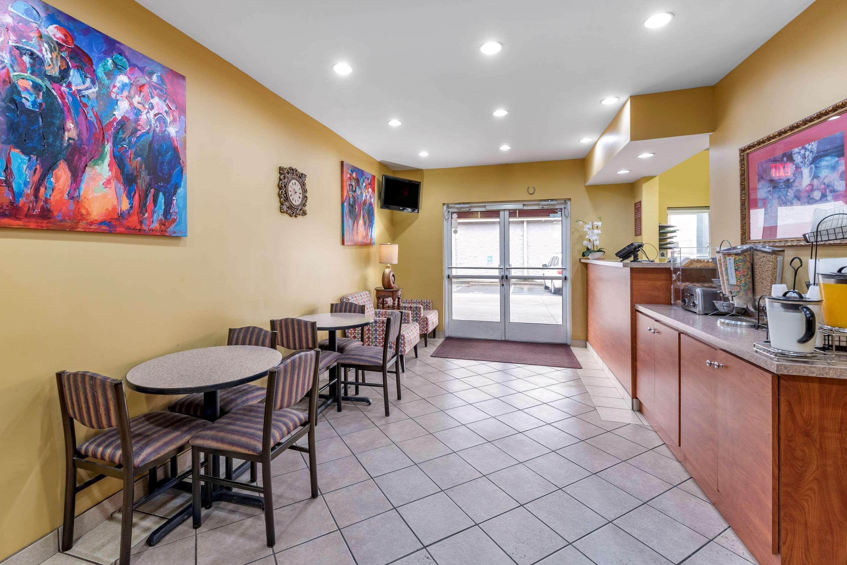 Econo Lodge Louisville Airport Ngoại thất bức ảnh