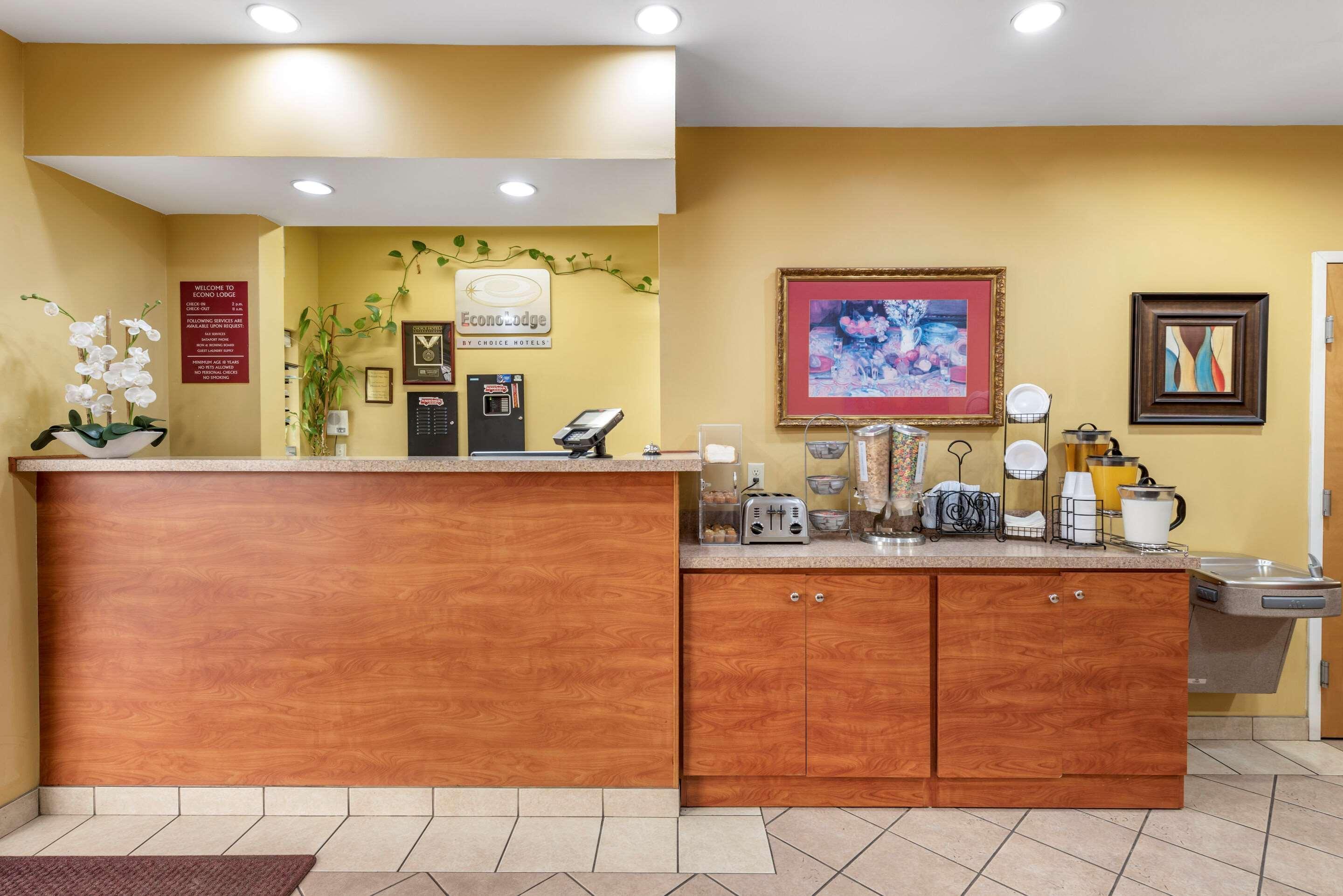 Econo Lodge Louisville Airport Ngoại thất bức ảnh